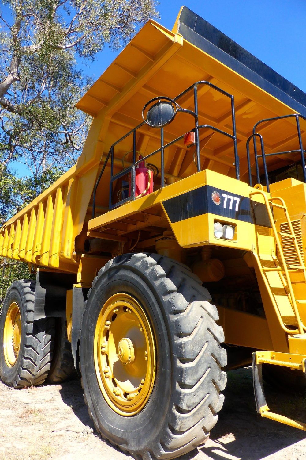 truck-417148_1920